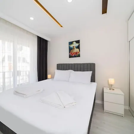 Apartment Lovely With Central Location Walking Distance To Beach In Muratpasa,