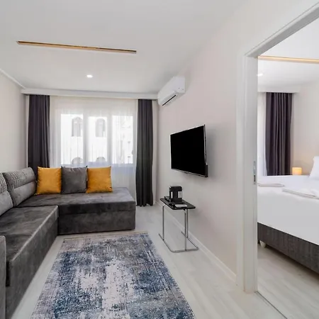 Apartment Lovely With Central Location Walking Distance To Beach In Muratpasa, Antalya