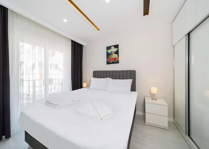 Apartment Lovely With Central Location Walking Distance To Beach In Muratpasa,